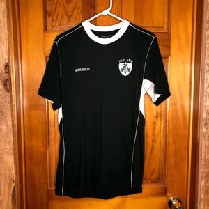 Mens Small Native Irish Collection green / cream tee Ireland